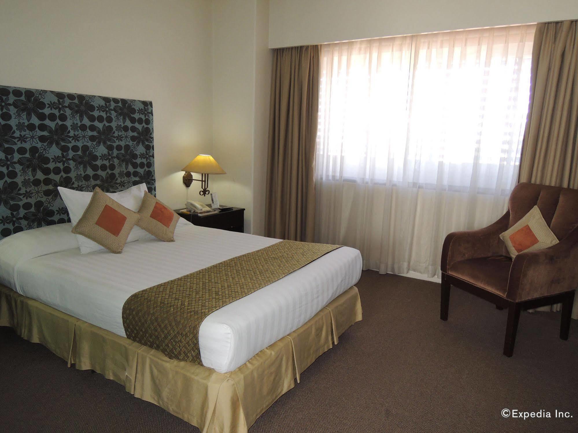 The Bellavista Hotel Lapu-Lapu City Buitenkant foto